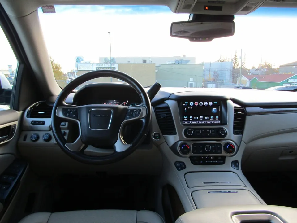 GMC Yukon 2019 photo 2