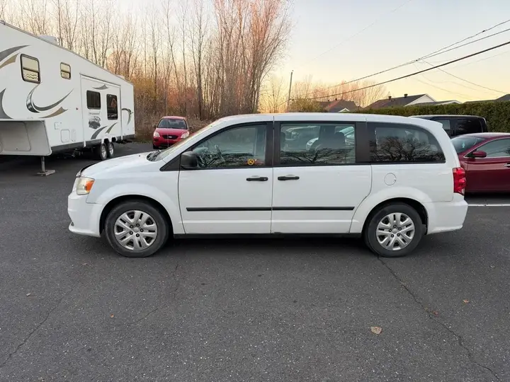 Dodge Grand Caravan 2015 photo 2