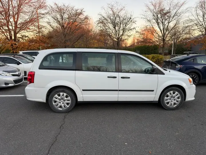 Dodge Grand Caravan 2015 photo 4