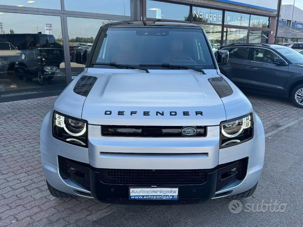 Land Rover Defender 2022 photo 2