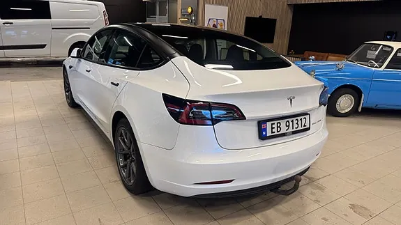 Tesla Model 3 2020 photo 3
