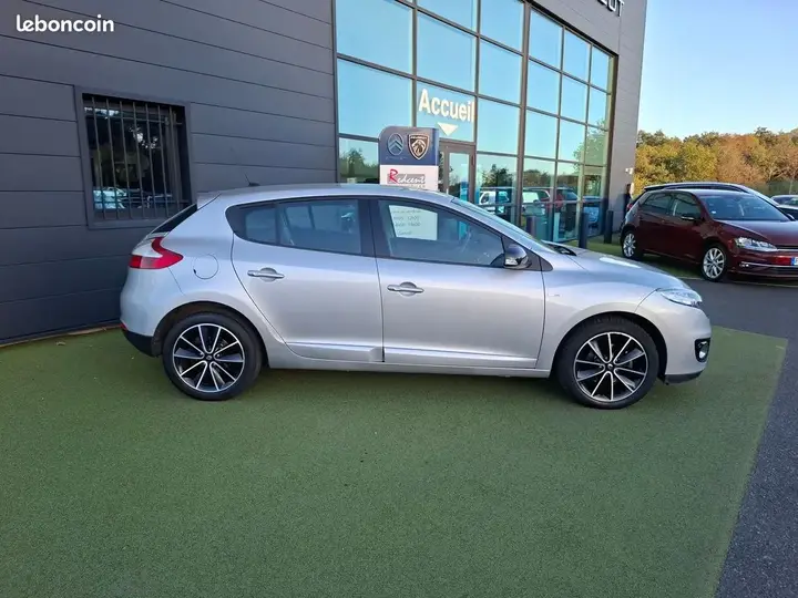 Renault Megane 2012 photo 2