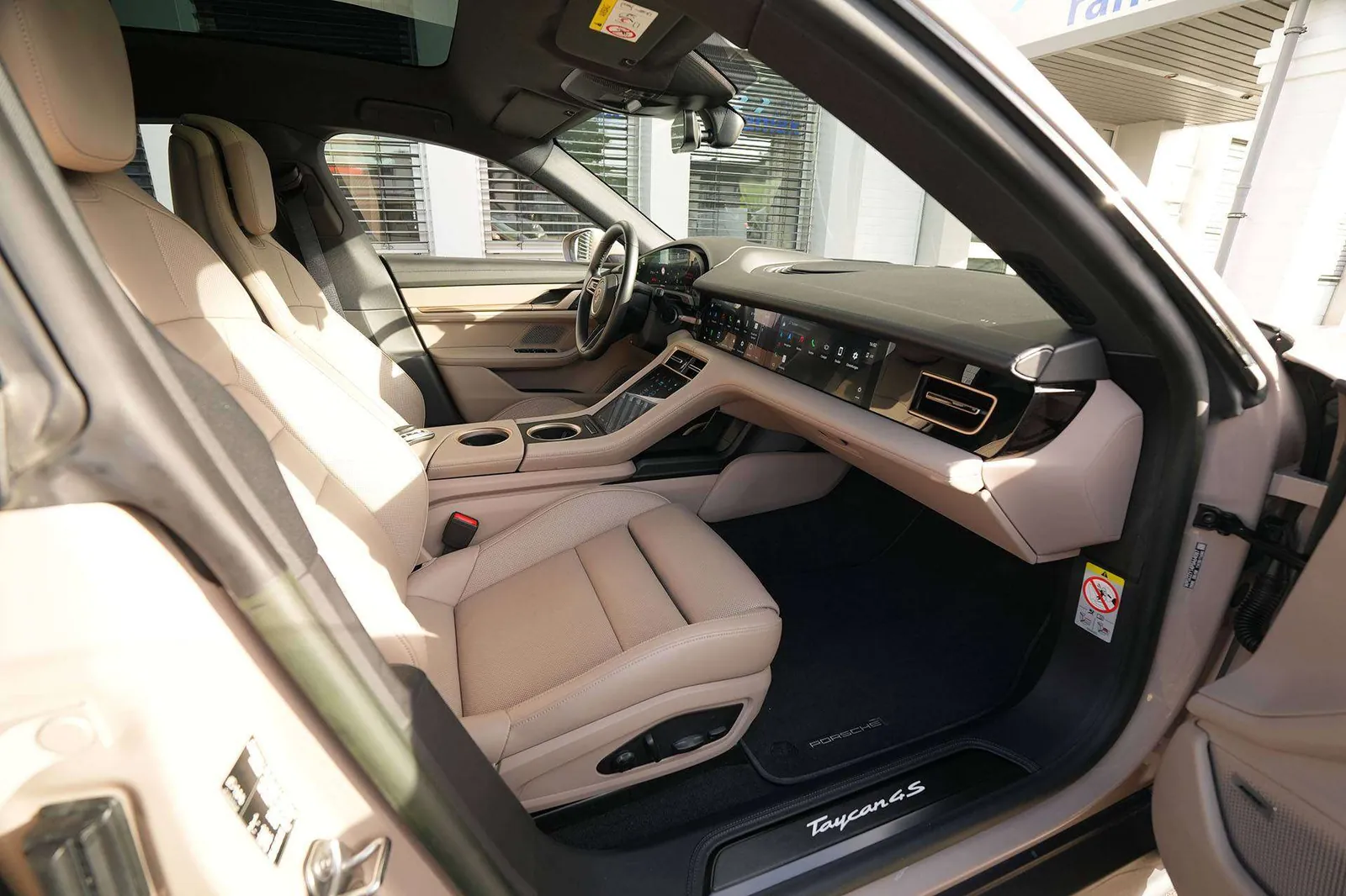 Porsche Taycan 2023 photo 3
