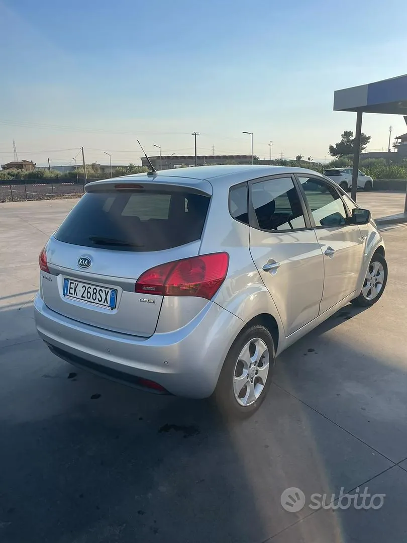 Kia Venga 2011 photo 3