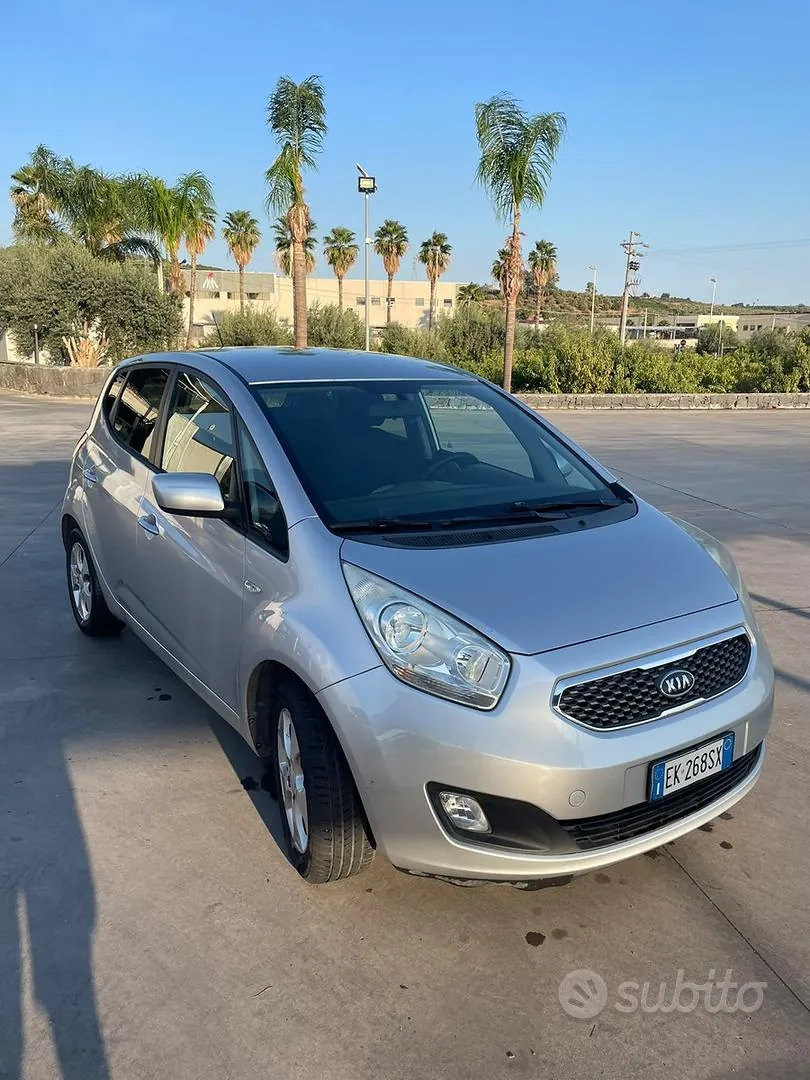 Kia Venga 2011 photo 2