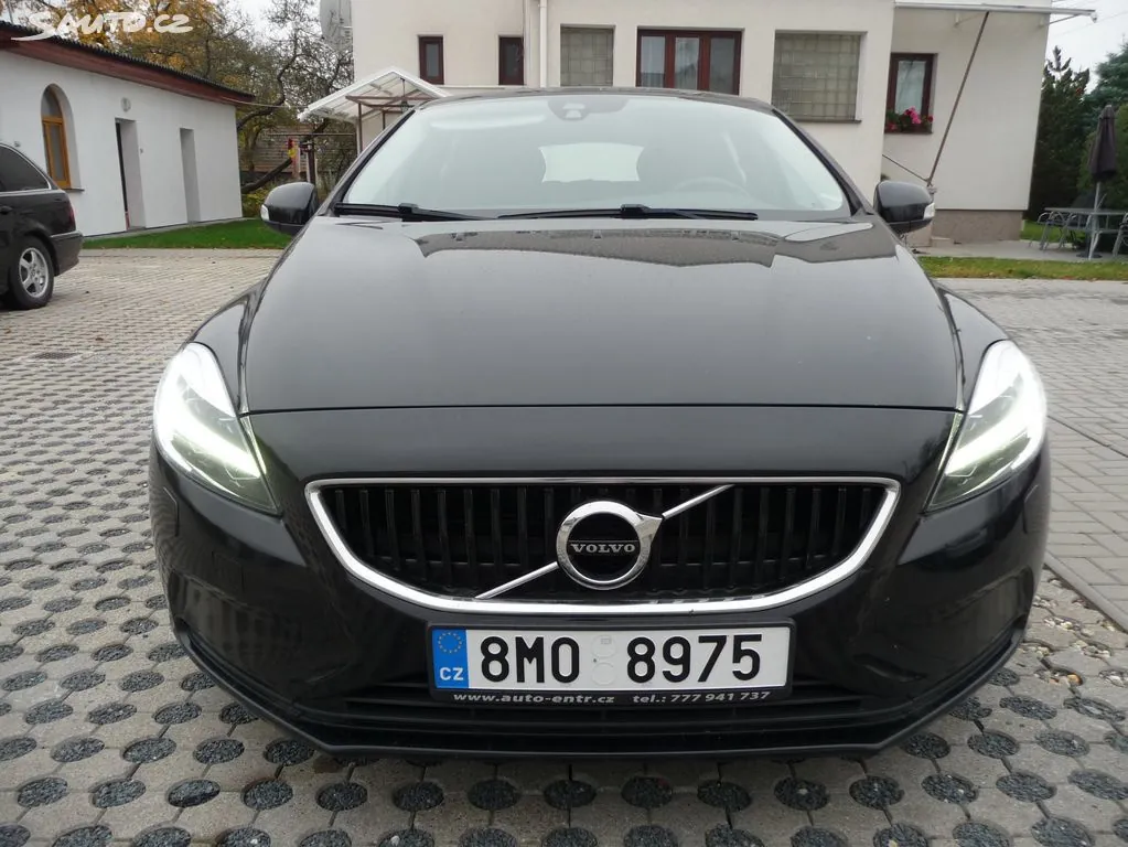 Volvo V40 2019 photo 2