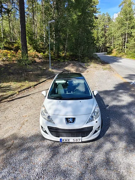 Peugeot 207 2012 photo 4