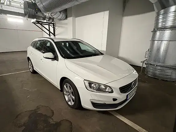Volvo V60 2017 photo 2