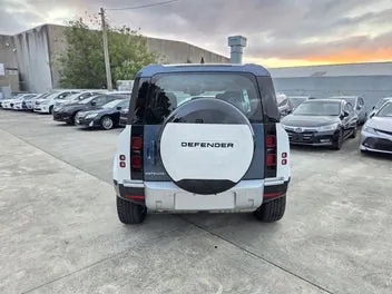 Land Rover Defender 2024 photo 5