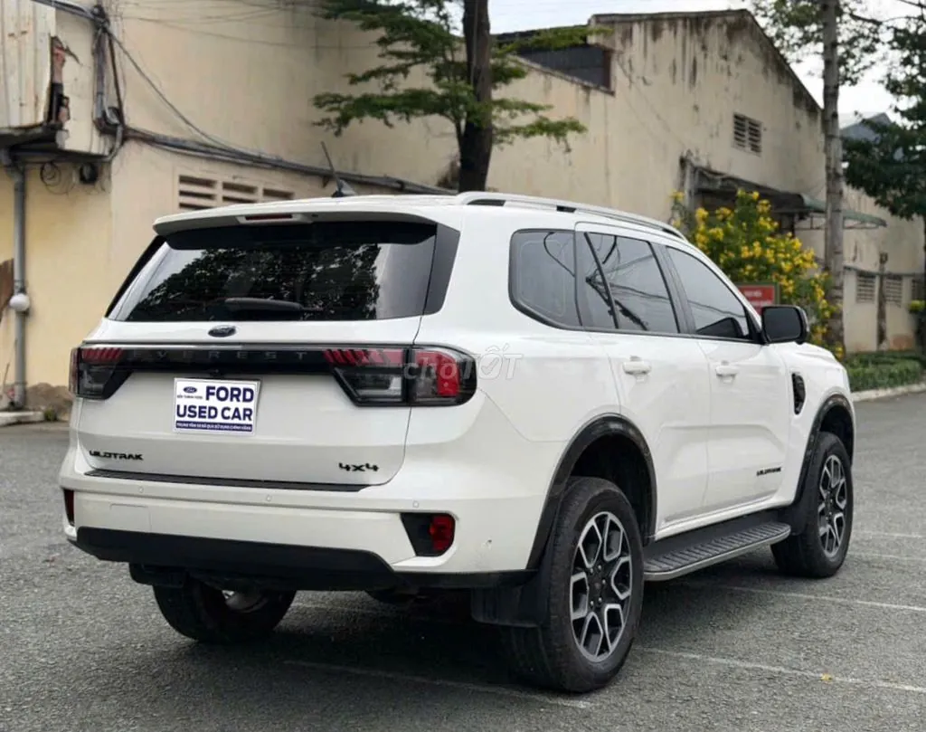 Ford Everest 2023 photo 3