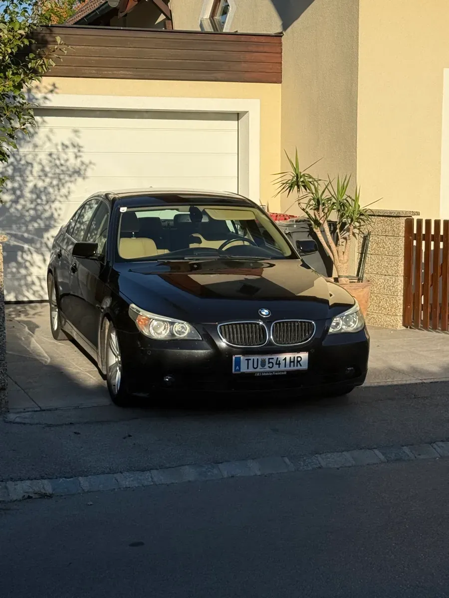 BMW 5 Series 2005 photo 2