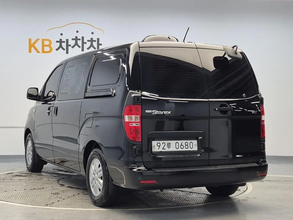 Hyundai Starex 2019 photo 2