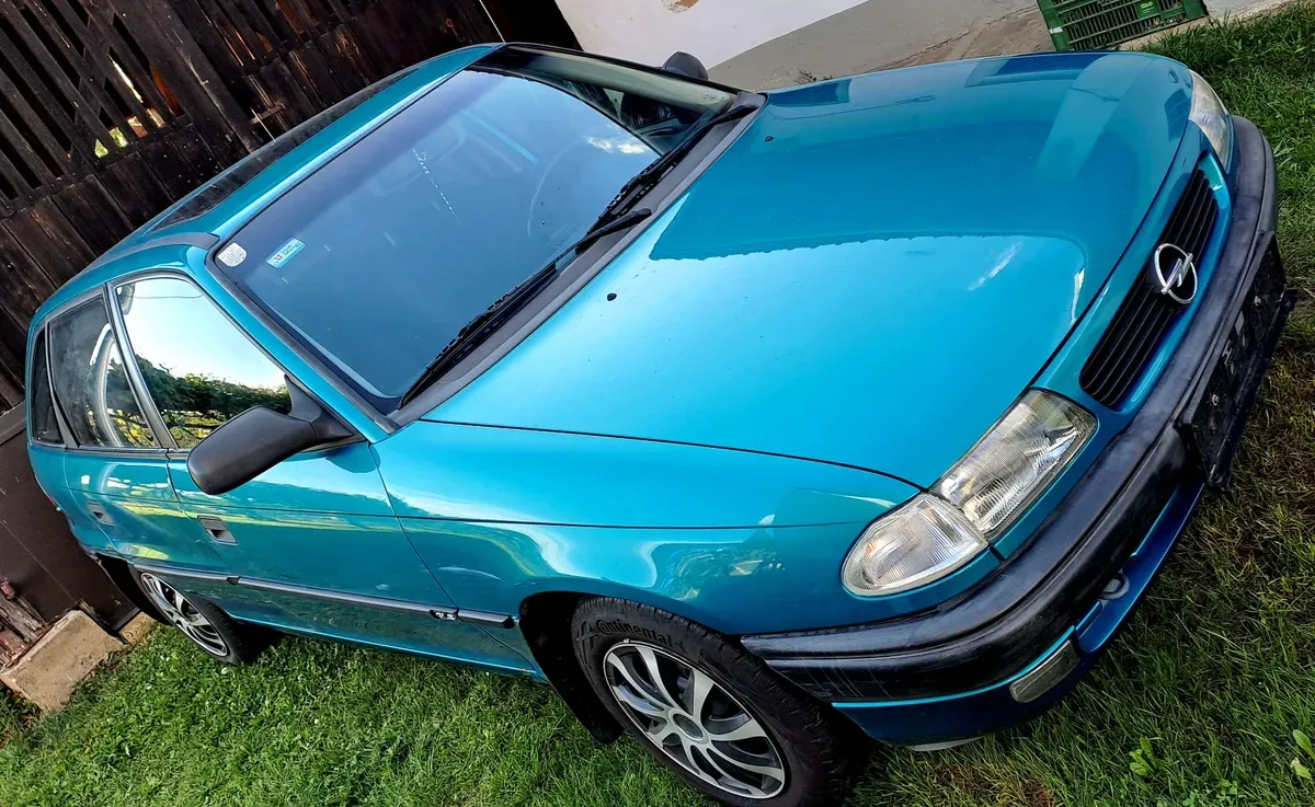Opel Astra 1995 photo 2
