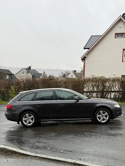 Audi A4 2009 photo 3