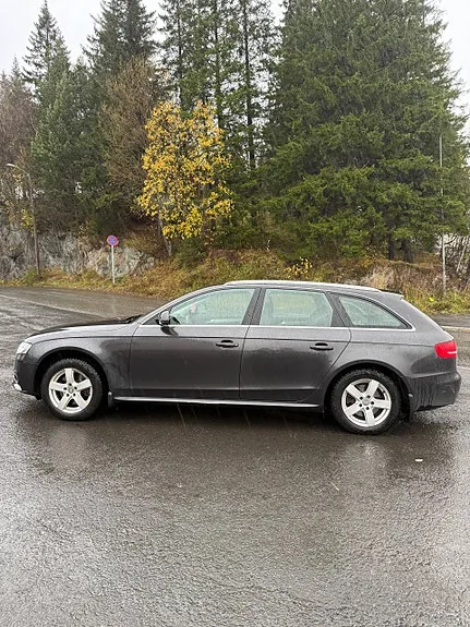 Audi A4 2009 photo 4