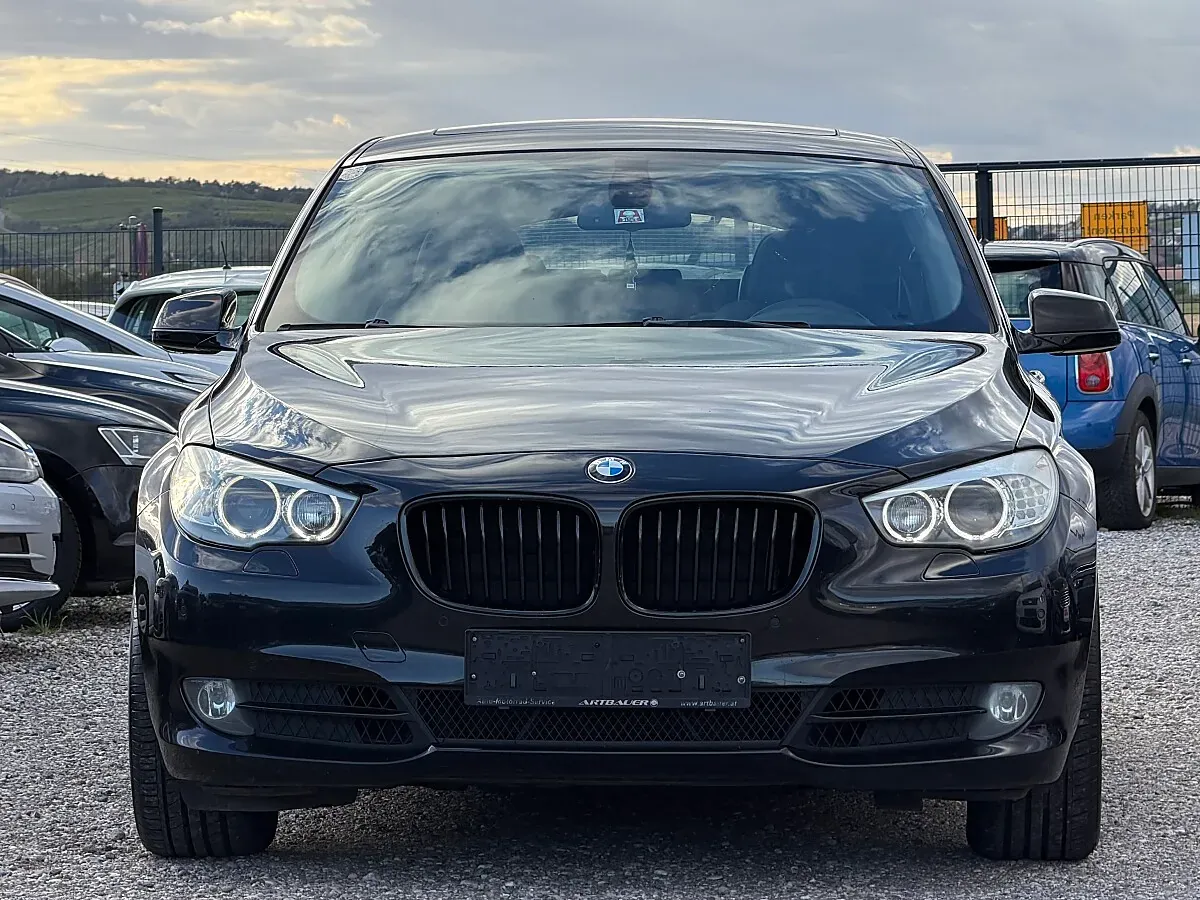 BMW 5 Series 2010 photo 2