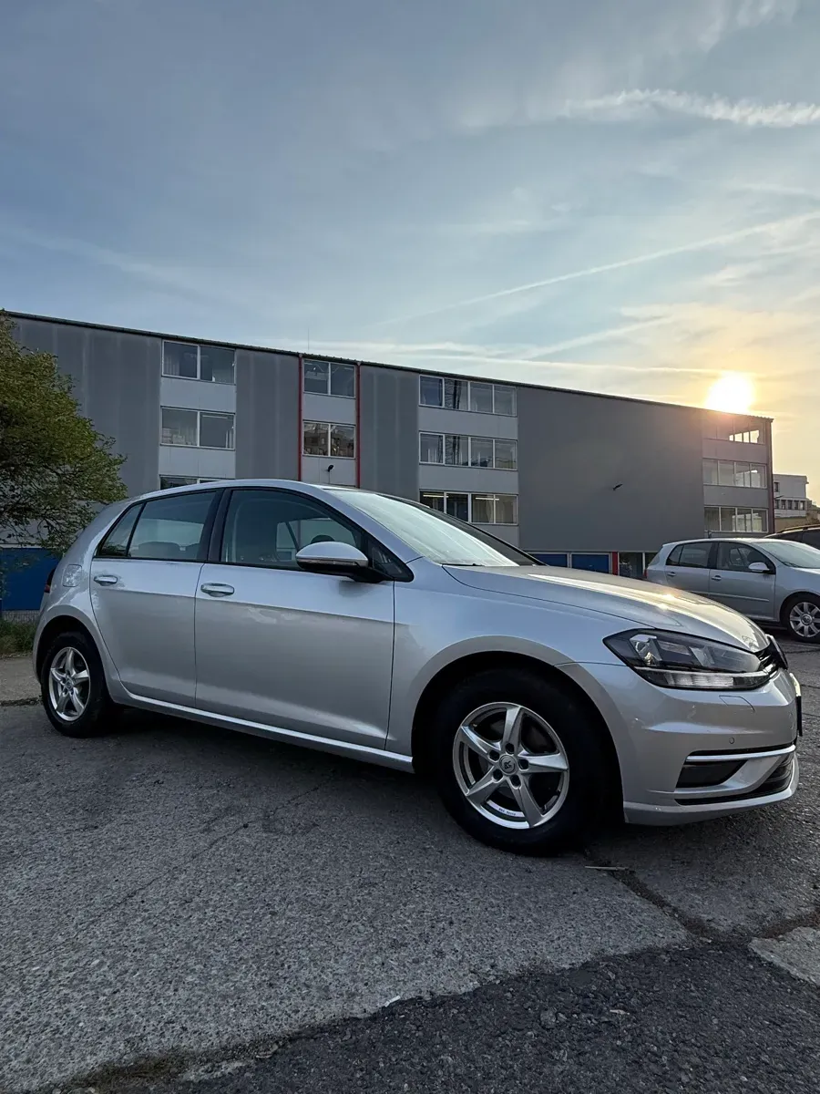 Volkswagen Golf 2019 photo 2