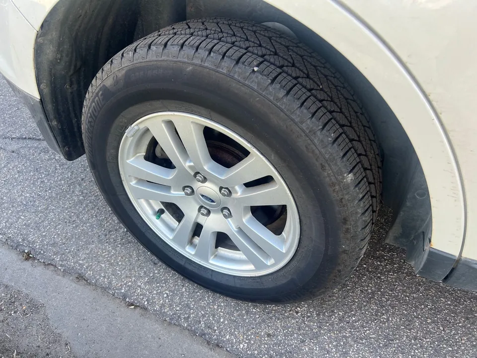 Ford Edge 2011 photo 4
