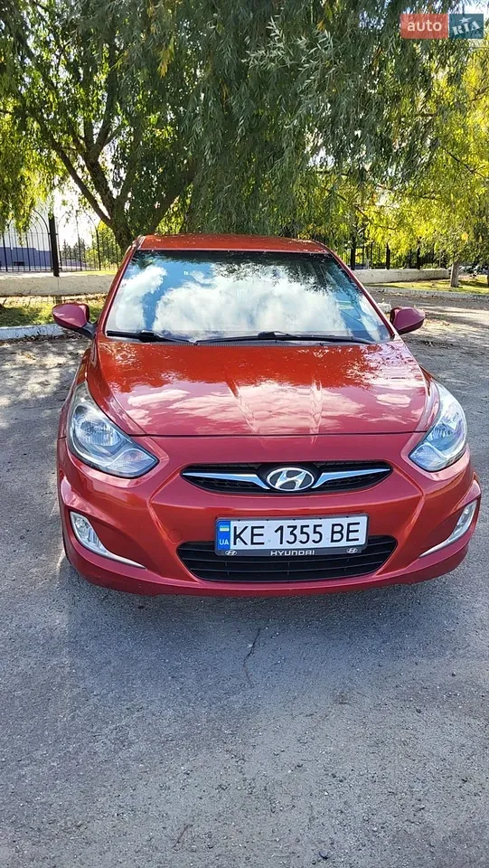 Hyundai Accent 2012 photo 4