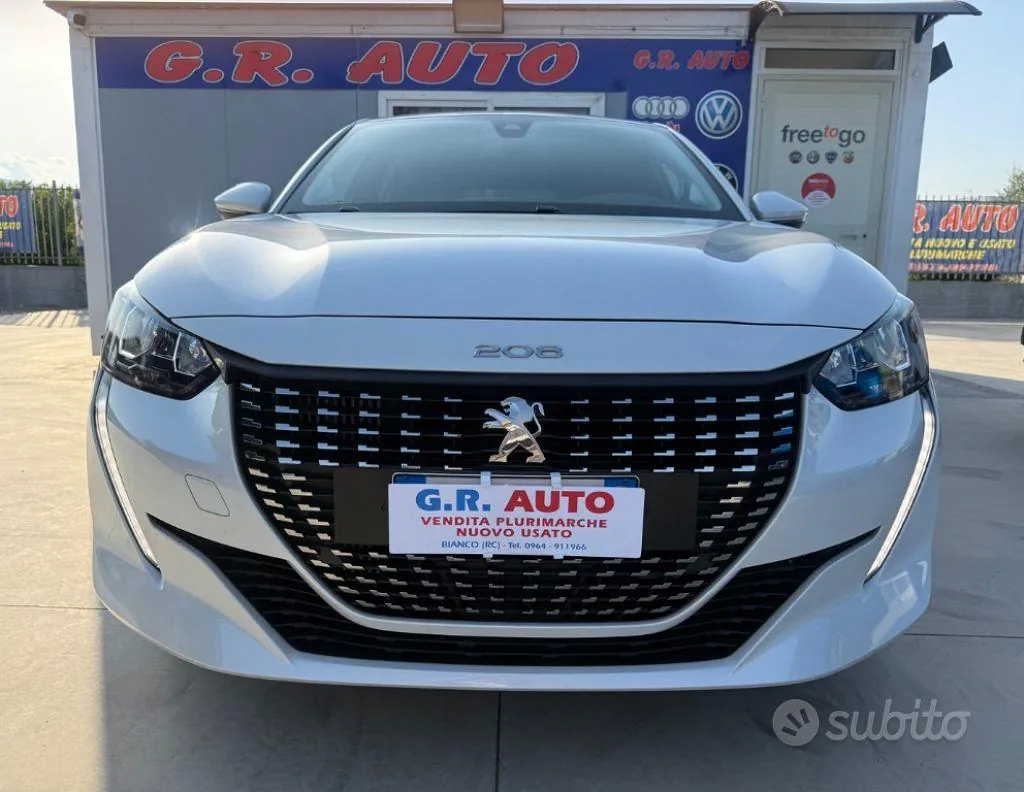 Peugeot 208 2021 photo 2