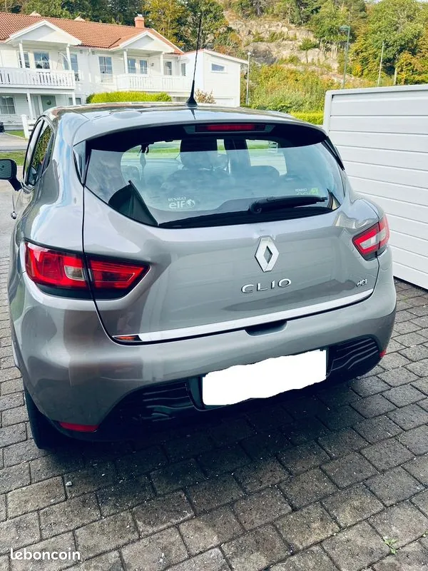 Renault Clio 2016 photo 2