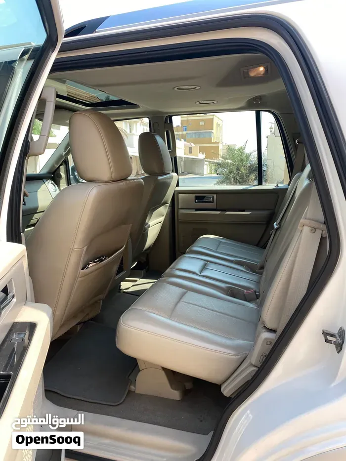 Ford Expedition 2013 photo 2