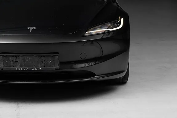 Tesla Model 3 2025 photo 3