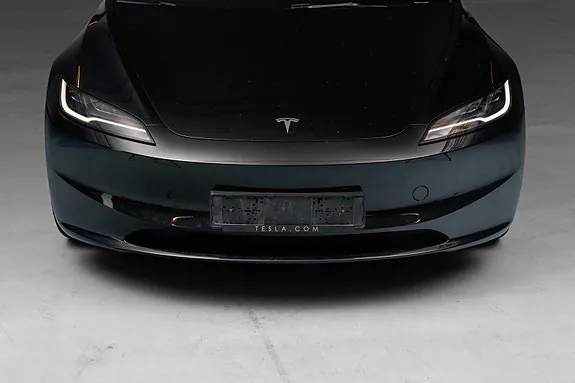 Tesla Model 3 2025 photo 4