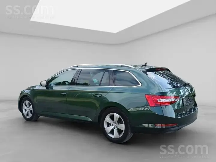 Skoda Superb 2021 photo 4