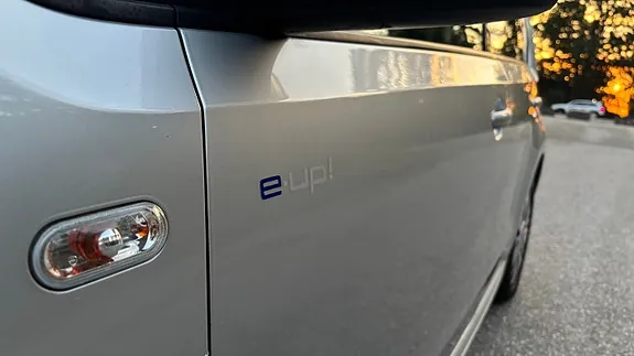 Volkswagen E-Up! 2015 photo 3