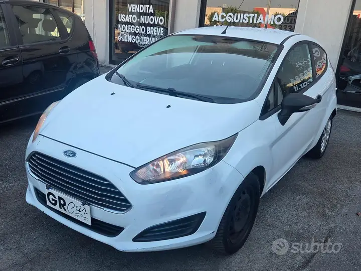 Ford Fiesta 2014 photo 2