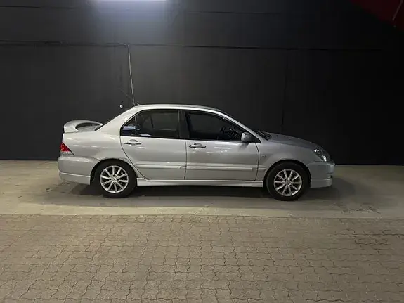Mitsubishi Lancer 2006 photo 4