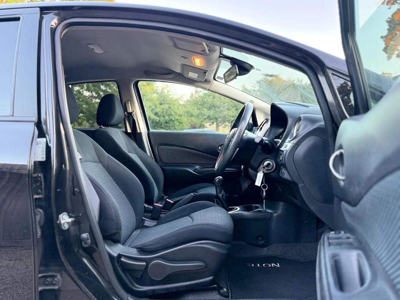 Nissan Note 2015 photo 4
