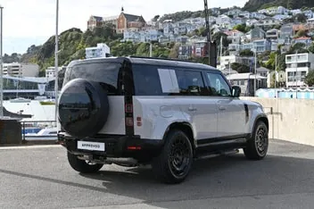 Land Rover Defender 2026 photo 4
