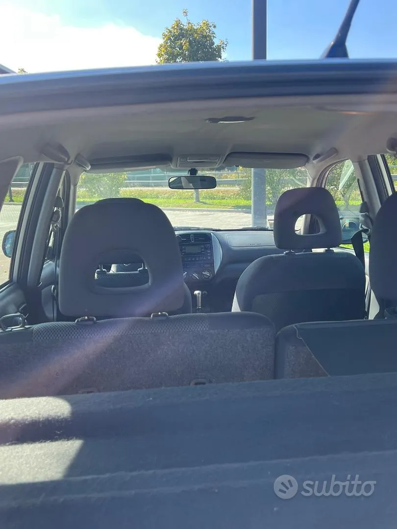 Toyota Rav4 2004 photo 4