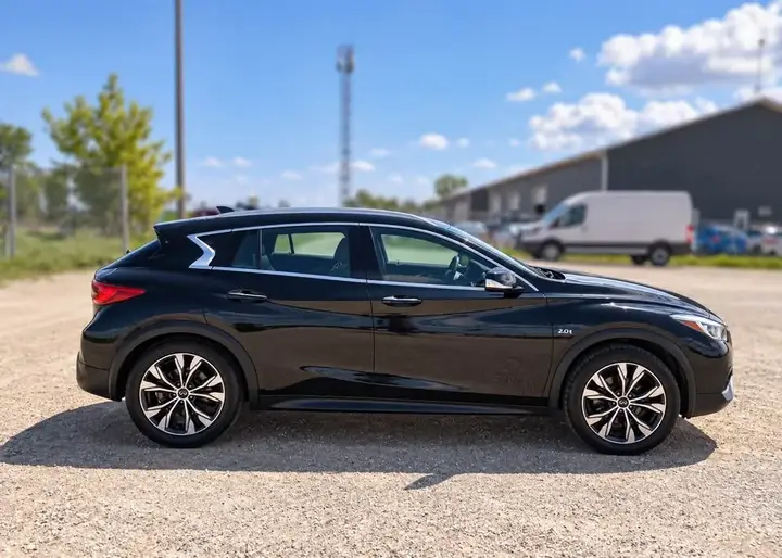 Infiniti Qx30 2017 photo 3