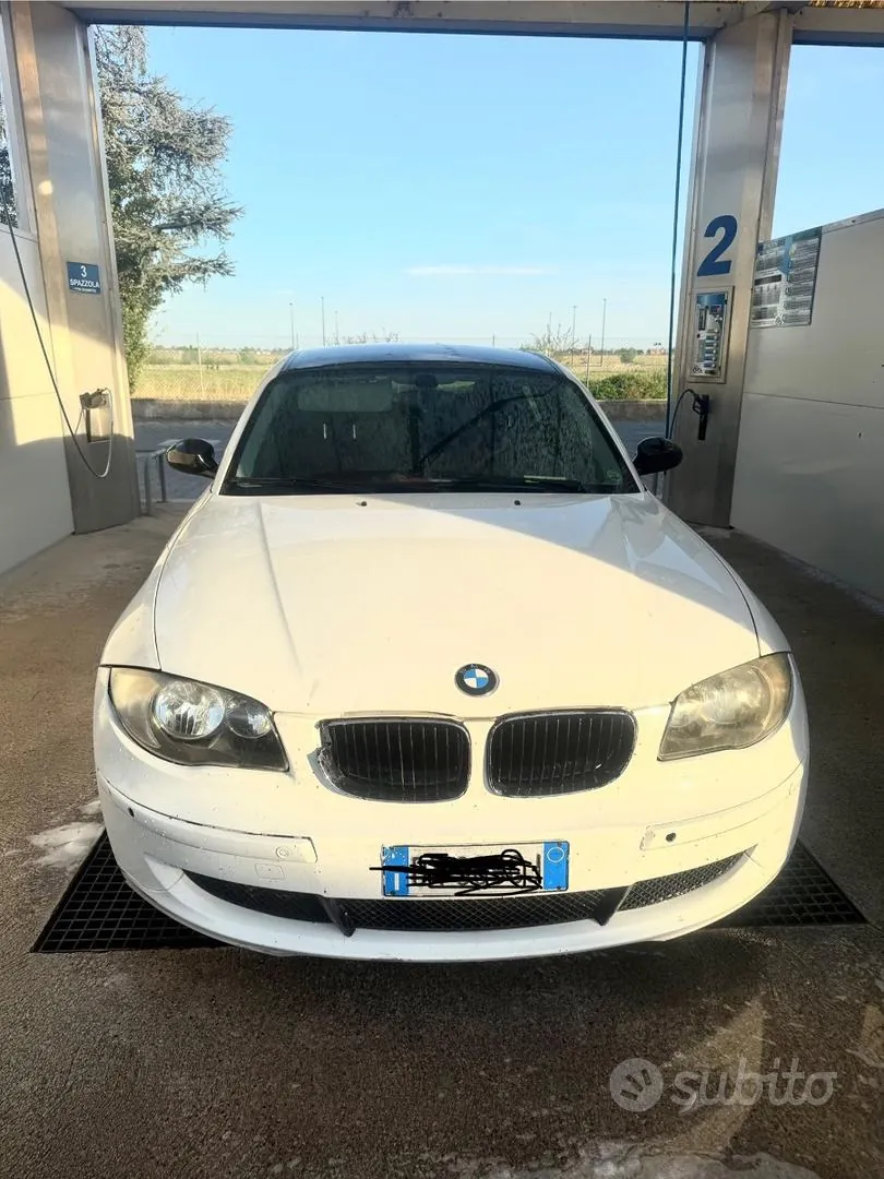 BMW Bianca 2009 photo 4
