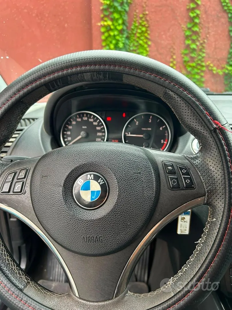 BMW Bianca 2009 photo 3