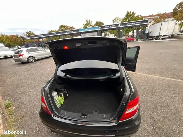 Mercedes-Benz C-Class 2011 photo 4