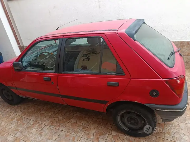 Ford Fiesta 1992 photo 2