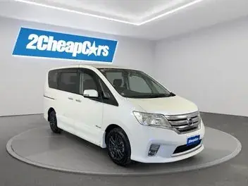 Nissan Serena 2013 photo 4