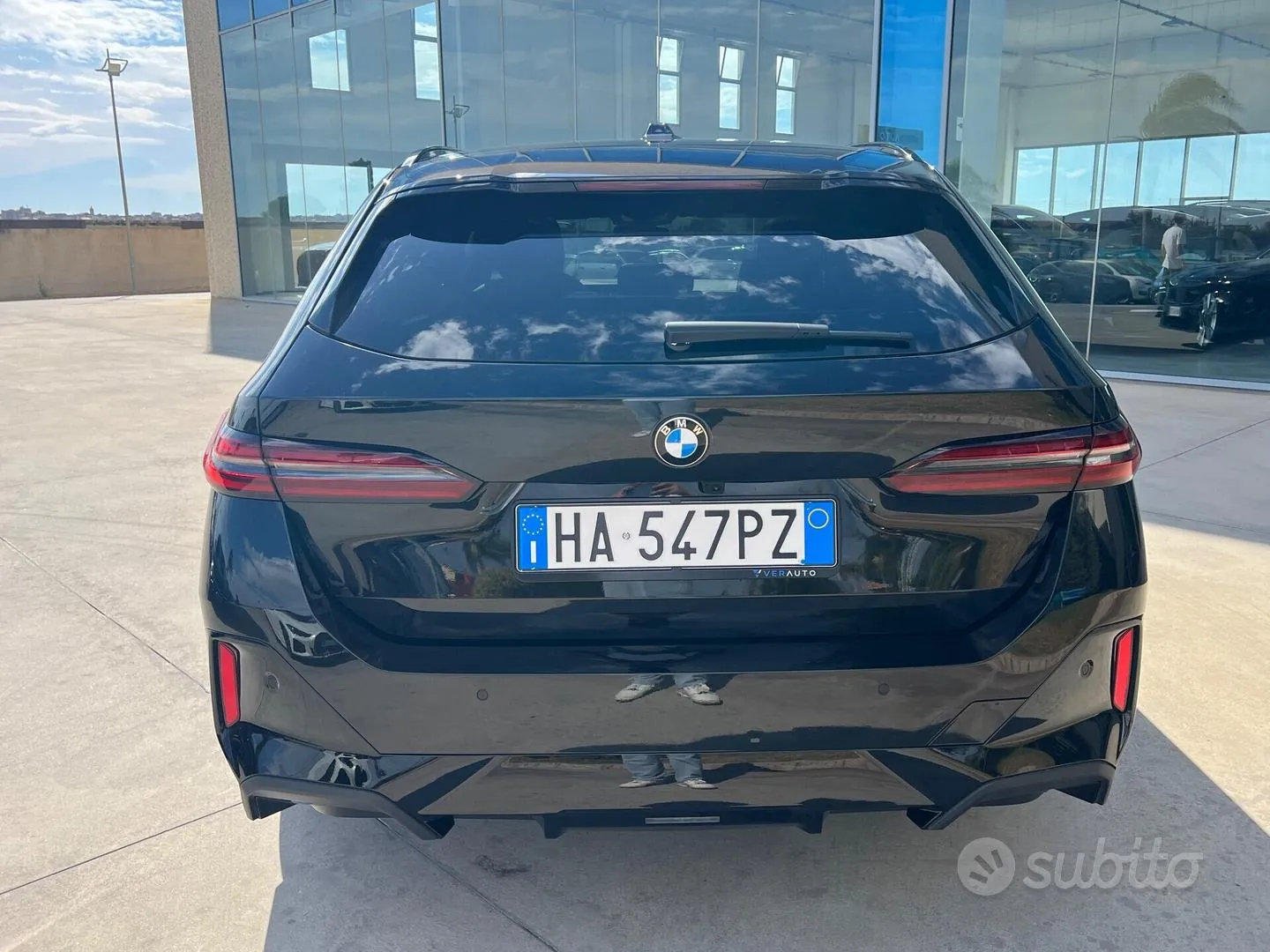 BMW 520D Touring 2025 photo 4
