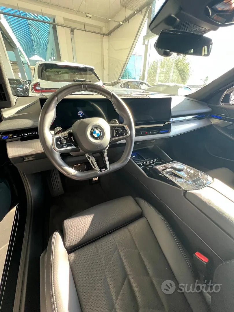 BMW 520D Touring 2025 photo 5