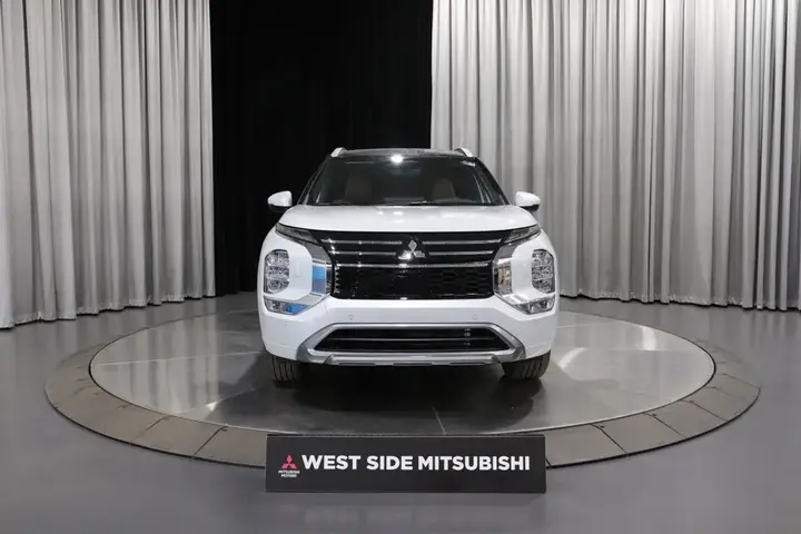 Mitsubishi Outlander 2026 photo 2