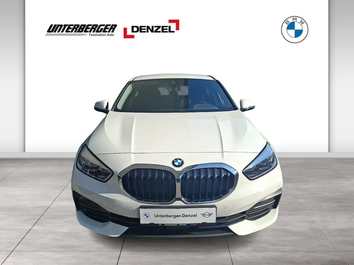 BMW 1 Series 2022 photo 2