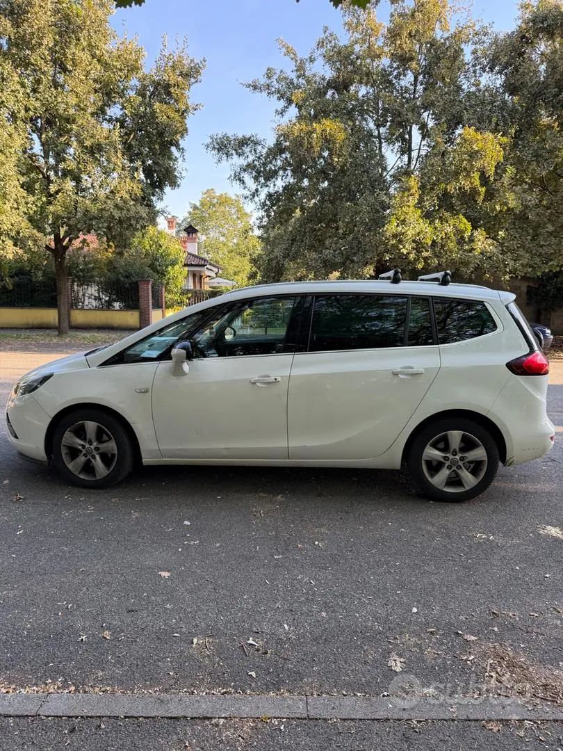 Opel Zafira Tourer 2015 photo 2