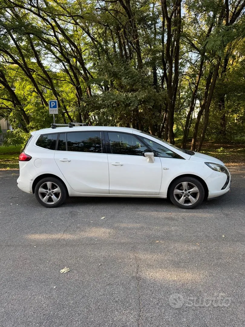 Opel Zafira Tourer 2015 photo 3