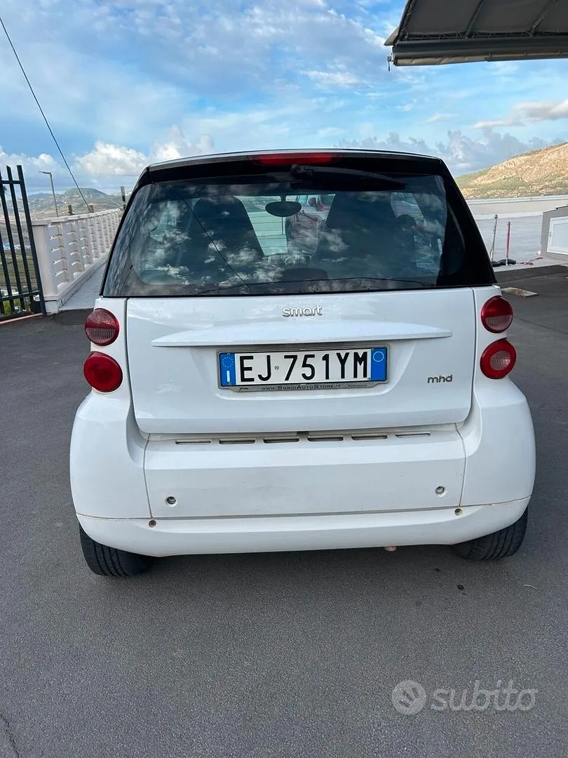 Smart Fortwo 2011 photo 4