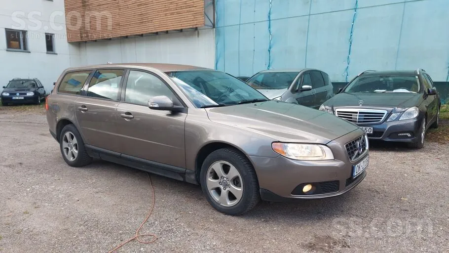Volvo V70 2010 photo 3