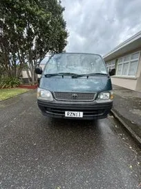 Toyota Hiace 2003 photo 2